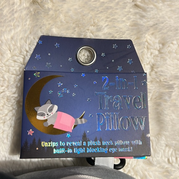 2 in 1 neck pillow and eye mask NWT - Picture 2 of 6